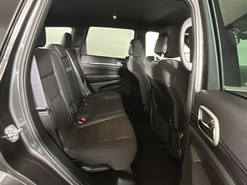 Used 2019 Jeep Grand Cherokee Laredo AWD/4WD image 33
