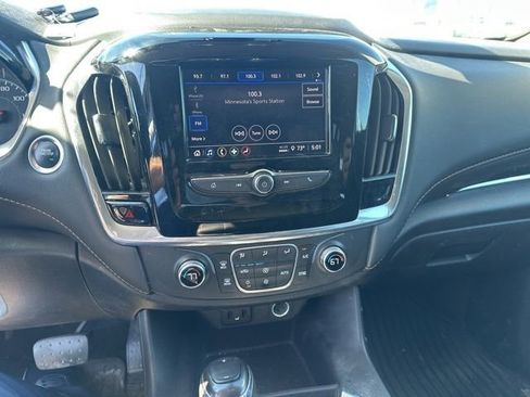 Used 2020 Chevrolet Traverse LS AWD/4WD image 12
