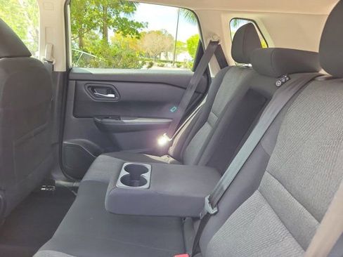 Certified 2025 Nissan Rogue SV FWD image 15