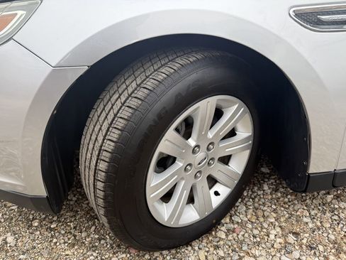 Used 2012 Ford Taurus SE FWD image 33