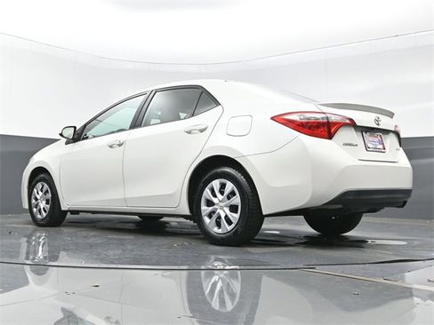 Used 2015 Toyota Corolla LE image 22