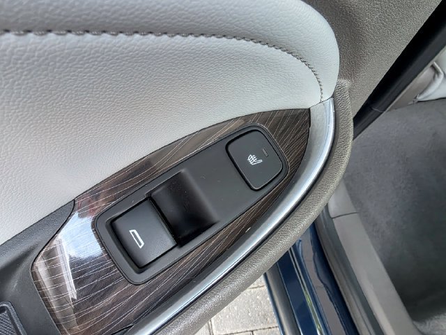 Used 2019 Chevrolet Malibu Premier w/ Sun and Wheel Package FWD image 20