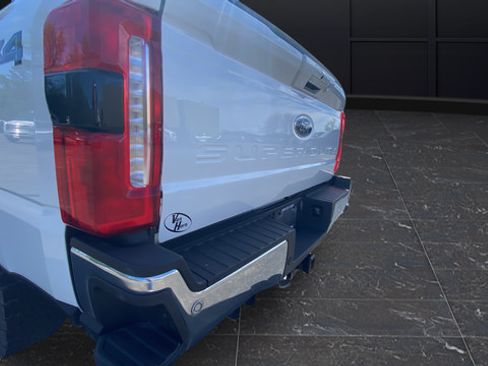 Used 2024 Ford F250 Lariat w/ Lariat Ultimate Package AWD/4WD image 29