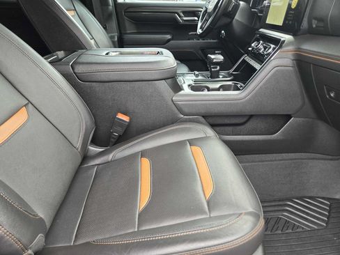 Used 2022 GMC Sierra 1500 AT4 w/ AT4 Premium Package AWD/4WD image 14