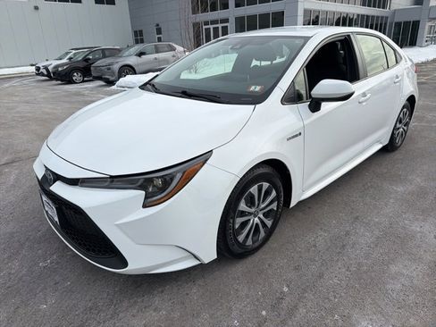 Used 2020 Toyota Corolla LE image 1