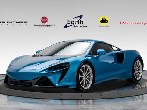 Used 2024 McLaren Artura RWD image 1