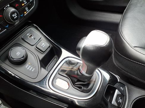 Used 2019 Jeep Compass Limited image 18