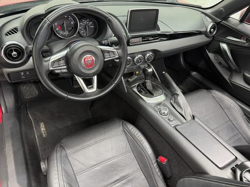 Used 2017 FIAT 124 Spider Lusso RWD image 9