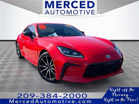 Used 2022 Toyota GR86 image 1