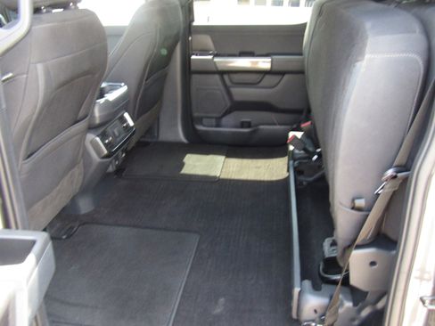 Used 2022 Ford F150 XLT w/ XLT Black Appearance Package image 11