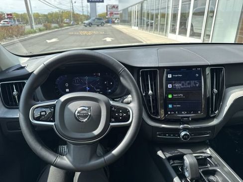 Certified 2025 Volvo XC60 B5 Plus AWD/4WD image 17