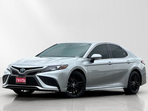 Used 2024 Toyota Camry XSE w/ Cold Weather Package FWD image 2