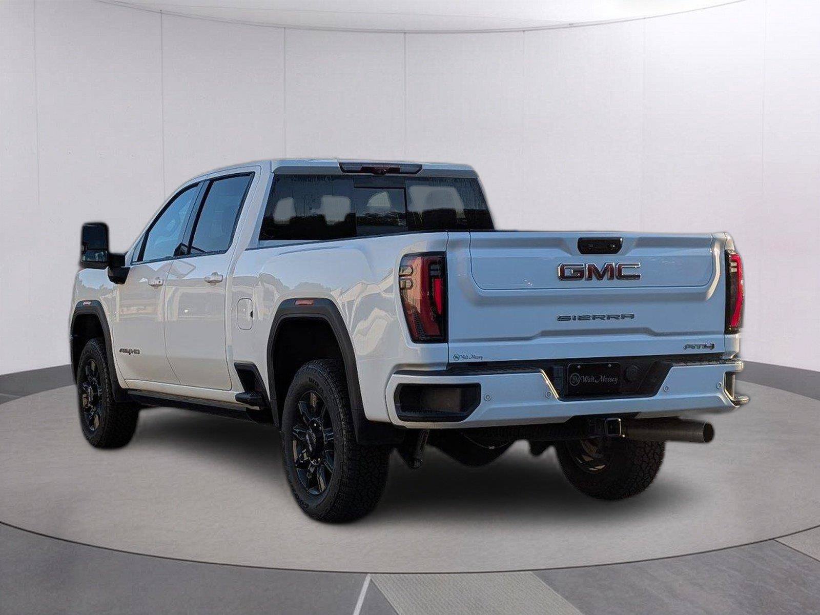Used 2024 GMC Sierra 2500 AT4 w/ AT4 Premium Plus Package AWD/4WD image 3
