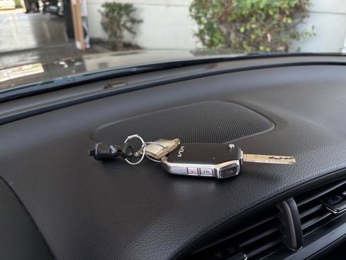 Used 2025 Kia Soul LX w/ LX Technology Package FWD image 21