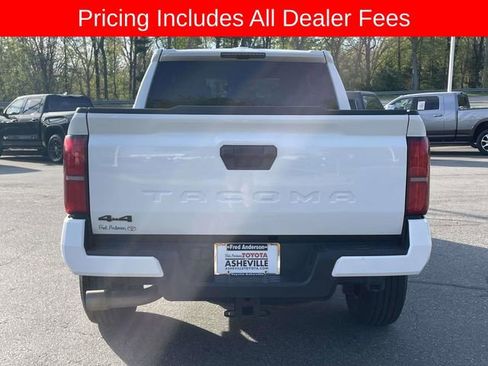 Used 2024 Toyota Tacoma TRD Off-Road AWD/4WD image 4