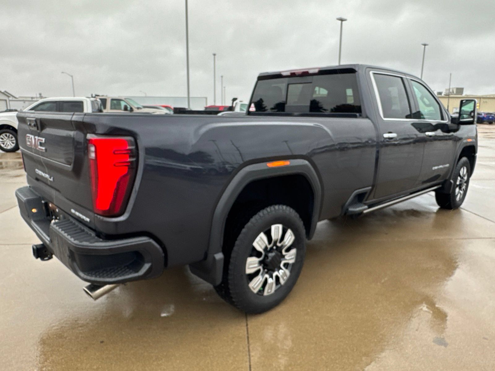 Used 2024 GMC Sierra 2500 Denali w/ Denali Reserve Package AWD/4WD image 7