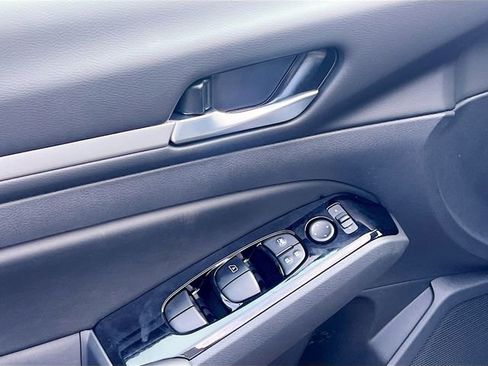 New 2025 Nissan Altima 2.5 SR w/ SR Premium Package image 16