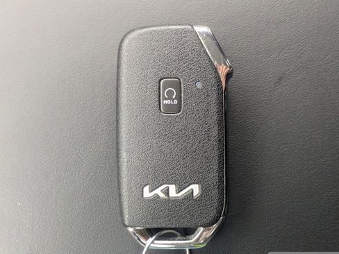 Used 2022 Kia Telluride SX w/ SX Prestige Package image 35