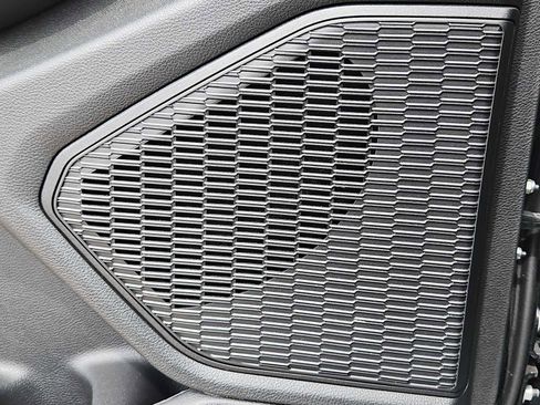 Used 2023 Jeep Grand Cherokee Limited image 30