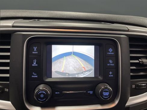 Used 2022 RAM 1500 Classic SLT image 8