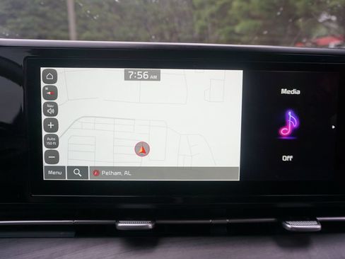 Used 2024 Kia Carnival EX FWD image 9