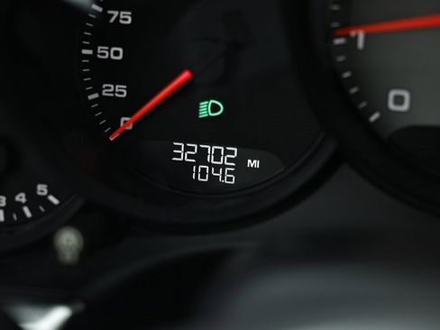 Used 2015 Porsche 911 Targa 4S image 31