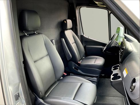 Used 2024 Mercedes-Benz Sprinter 3500 image 27