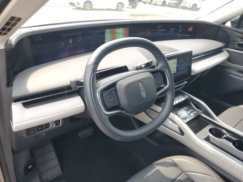 Used 2024 Lincoln Nautilus Premier AWD/4WD image 13
