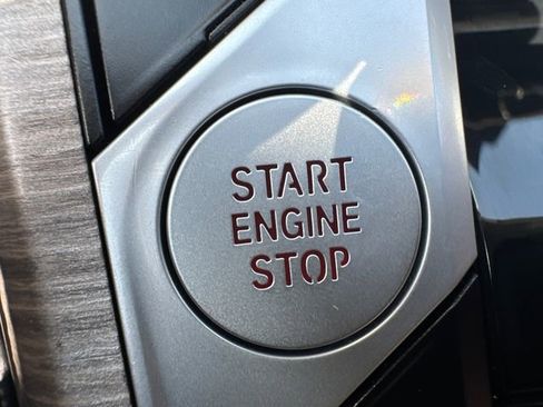 Used 2025 BMW 330i xDrive Sedan AWD/4WD image 33