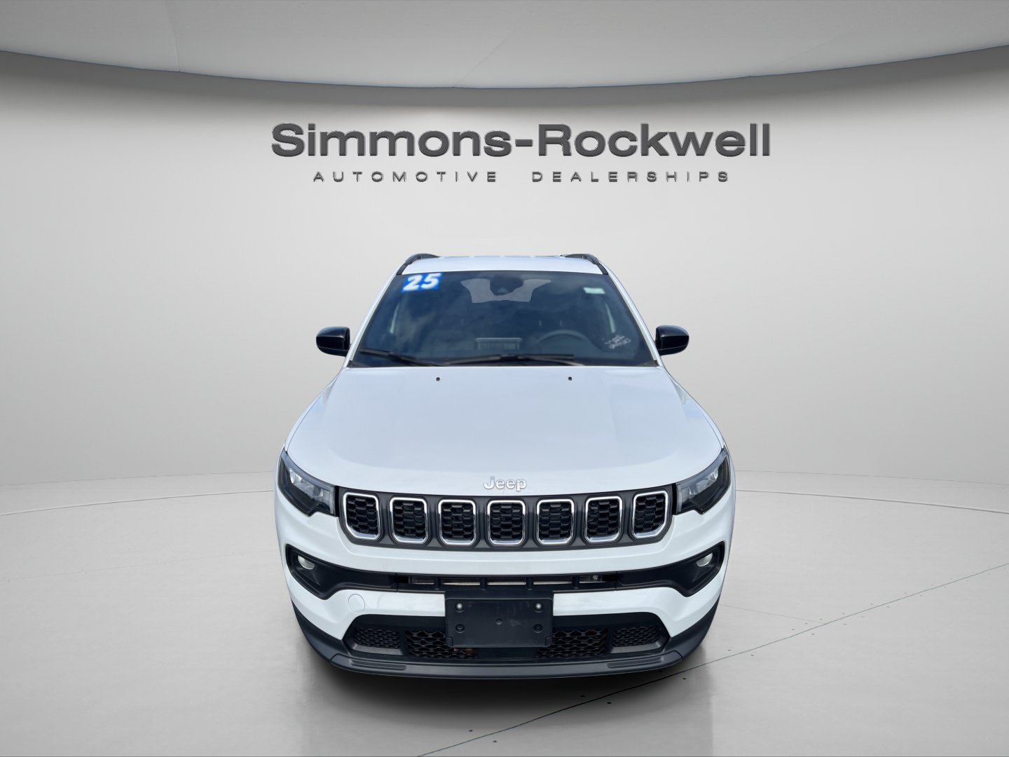 Used 2025 Jeep Compass Latitude AWD/4WD image 8