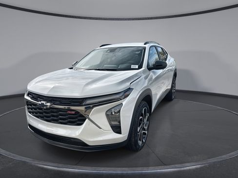 New 2026 Chevrolet Trax RS FWD image 3