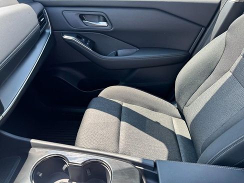 Used 2025 Nissan Rogue SV image 13