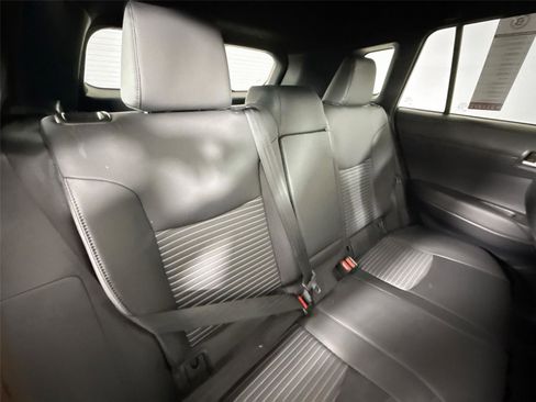 Certified 2025 Toyota Corolla Cross XSE image 40