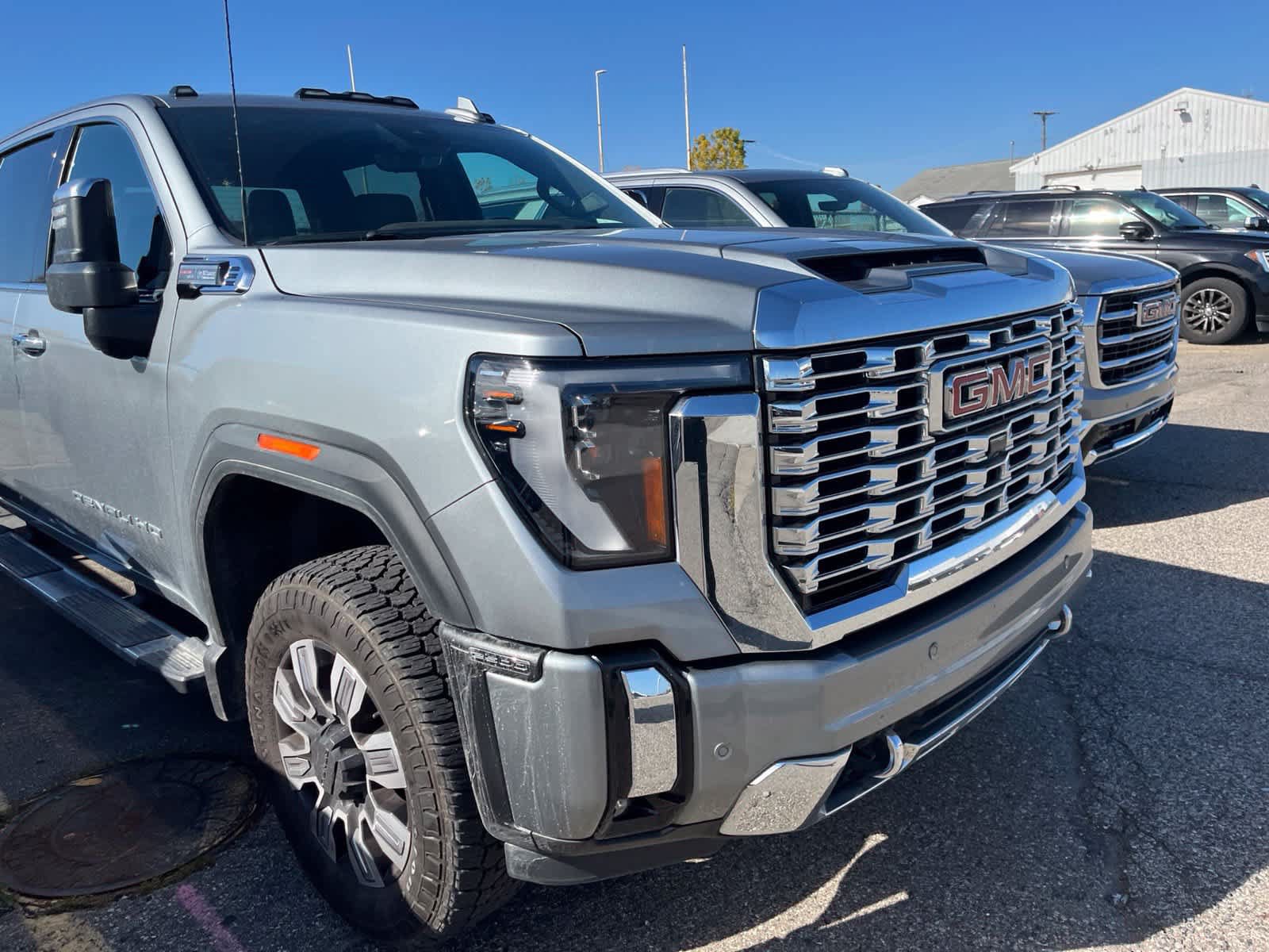 Used 2024 GMC Sierra 2500 Denali w/ Denali Reserve Package AWD/4WD image 25