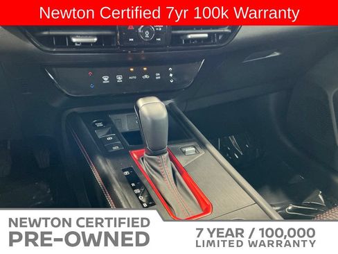 Used 2025 Nissan Kicks SR FWD image 11