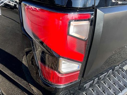 Used 2020 Nissan Titan PRO-4X w/ Pro-4x Convenience Package image 26