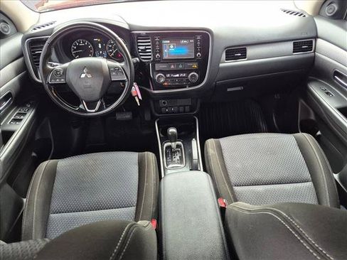 Used 2017 Mitsubishi Outlander ES AWD/4WD image 17