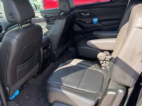 Used 2020 Chevrolet Traverse LT w/ LT Premium Package FWD image 4