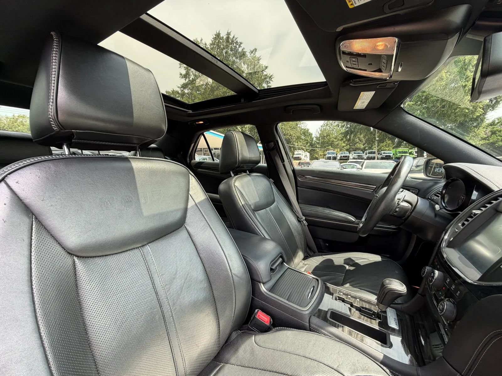Used 2013 Chrysler 300 C RWD image 36