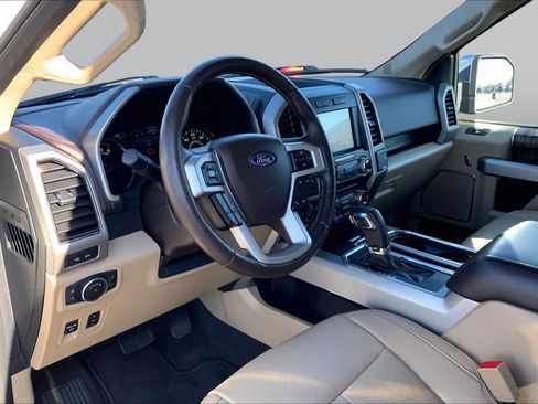 Used 2018 Ford F150 Lariat w/ Equipment Group 502A Luxury AWD/4WD image 18