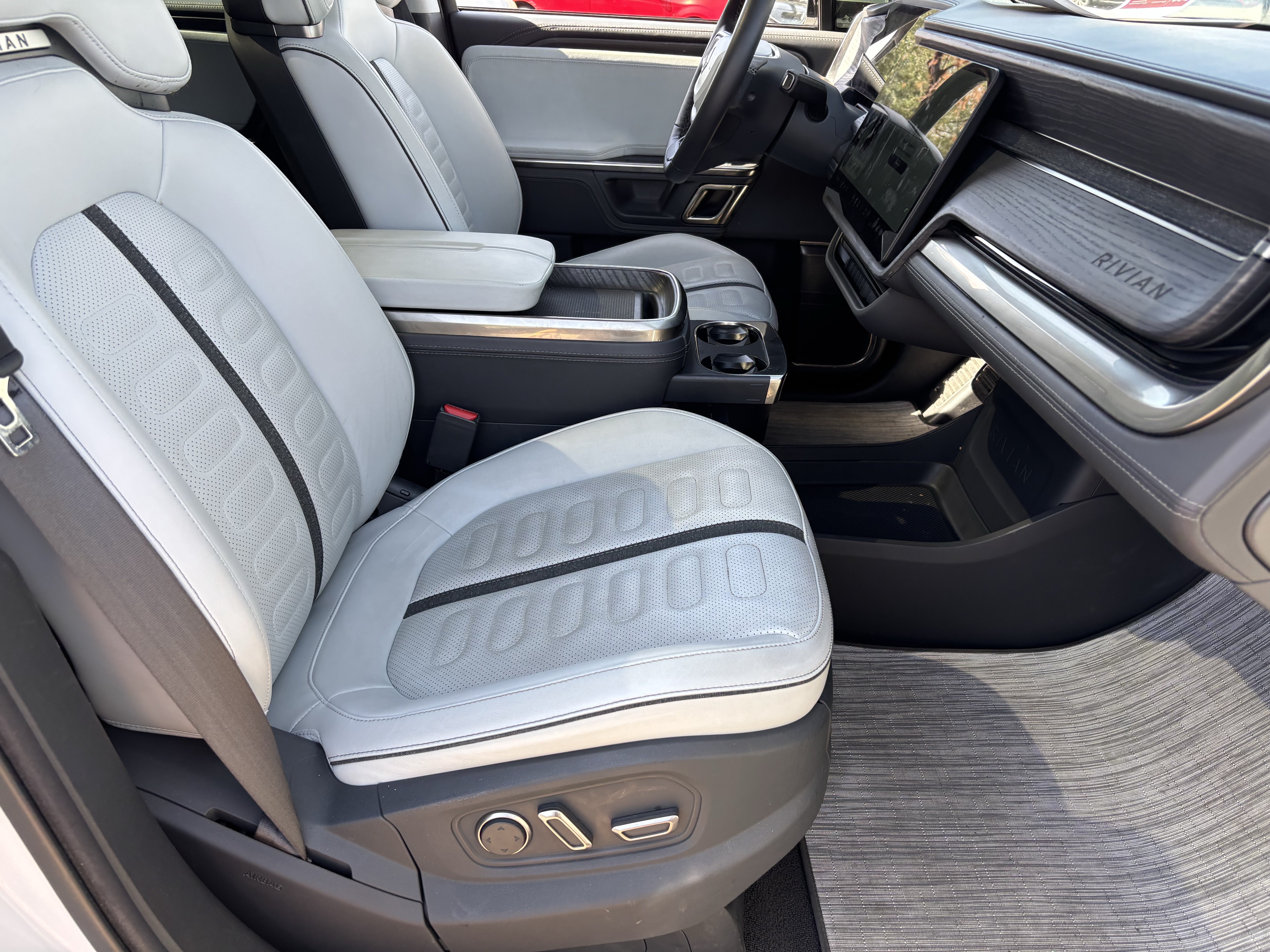 Used 2023 Rivian R1S Adventure Quad AWD/4WD image 10