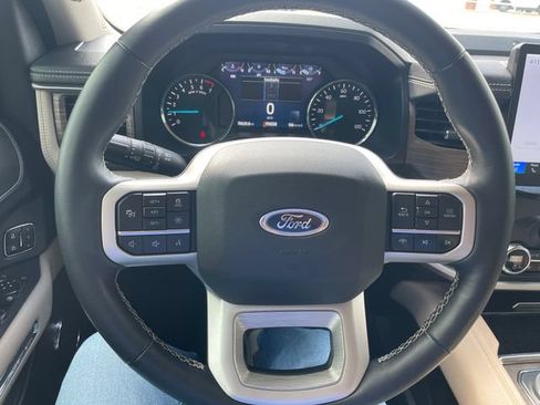 Used 2022 Ford Expedition Limited AWD/4WD image 12