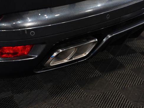 Used 2018 Land Rover Range Rover Sport SVR image 18