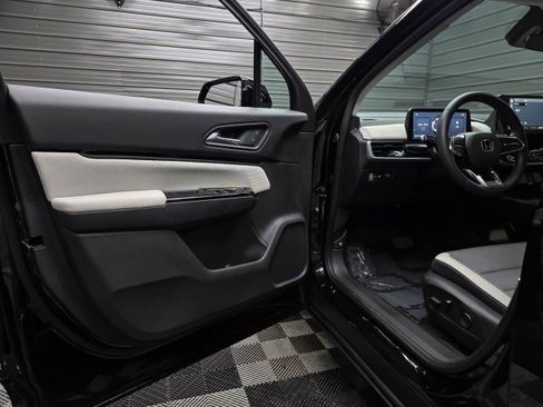 Used 2025 Honda Prologue EX image 31