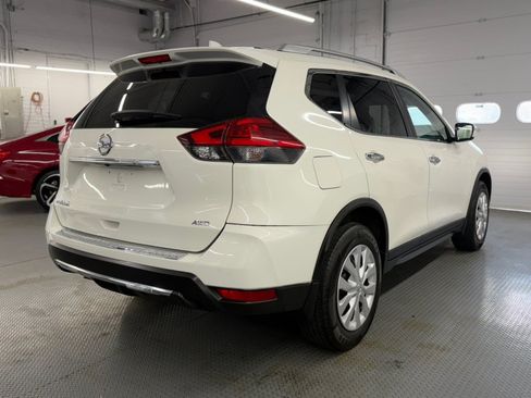 Used 2017 Nissan Rogue S w/ S Appearance Package AWD/4WD image 8