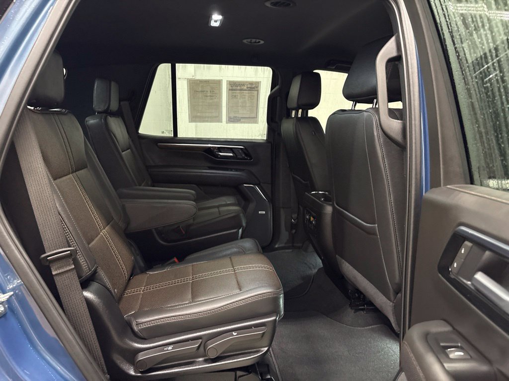 Used 2025 Chevrolet Tahoe High Country AWD/4WD image 33