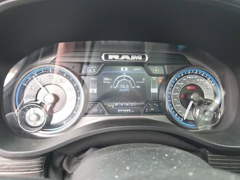 Used 2020 RAM 1500 Limited w/ Black Appearance Package image 17