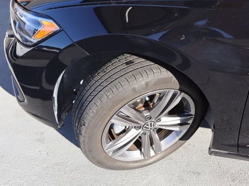 Used 2022 Volkswagen Jetta SE image 32