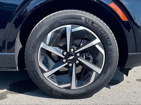 Used 2024 Chevrolet Equinox EV LT FWD image 9