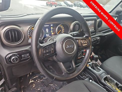 Used 2021 Jeep Gladiator Sport image 10
